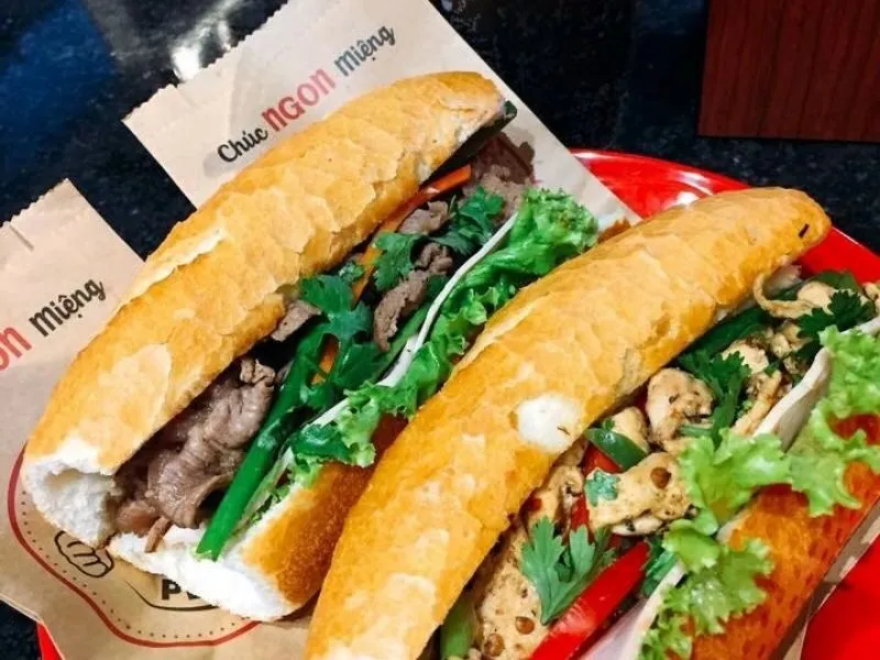 Menu và Giá Thành Bánh Mì Pewpew Hà Nội